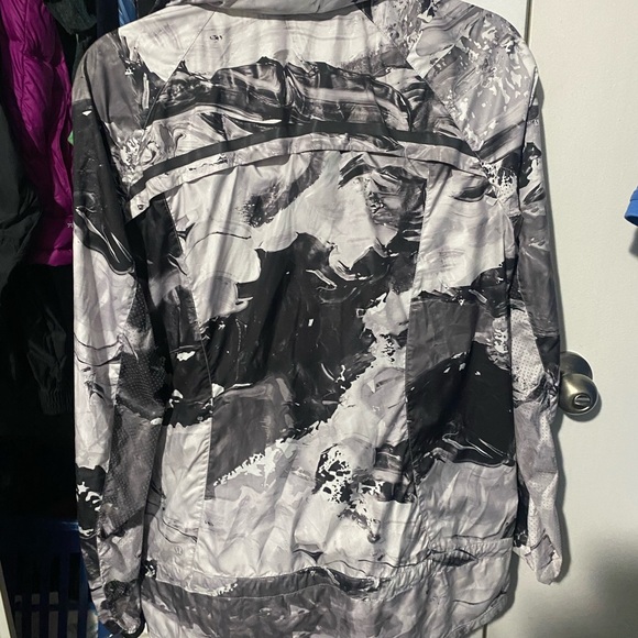 Lululemon running jacket - Picture 2 of 2